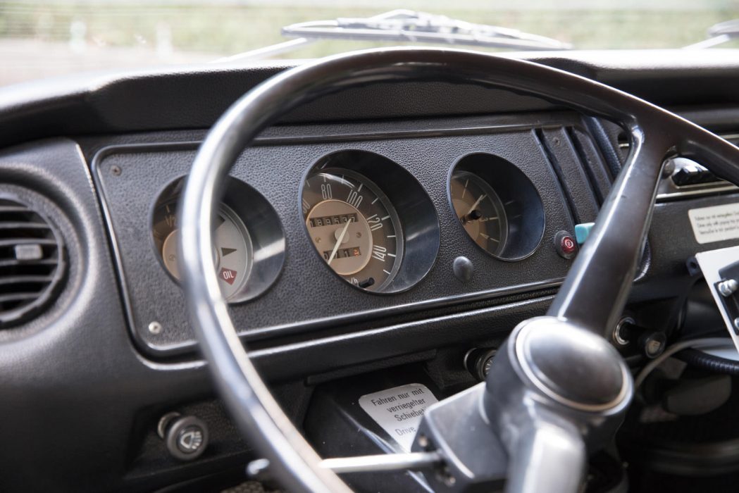 Evelyn Weigert, Maximilian Arland, Schlagerbulli, SAT1, VW, VWN, VWN Oldtimer, VW T2 Bulli, redaktionelles Portrait, journailistes Portrait, Celebrities,